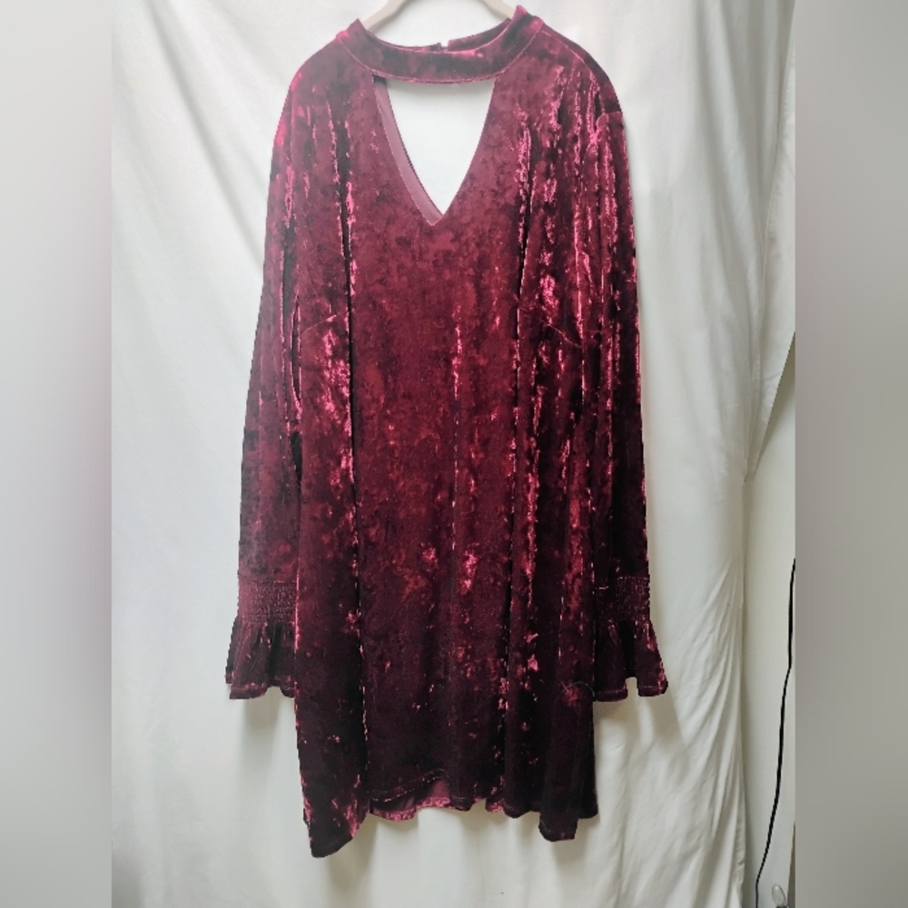 Marc Bouwer Deep Wine Velvet Long Sleeve Dress with Keyhole